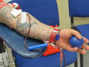 Akcja honorowego oddawania krwi i rejestracji dawców szpiku w Komendzie Miejskiej Policji w Gorzowie Wlkp.